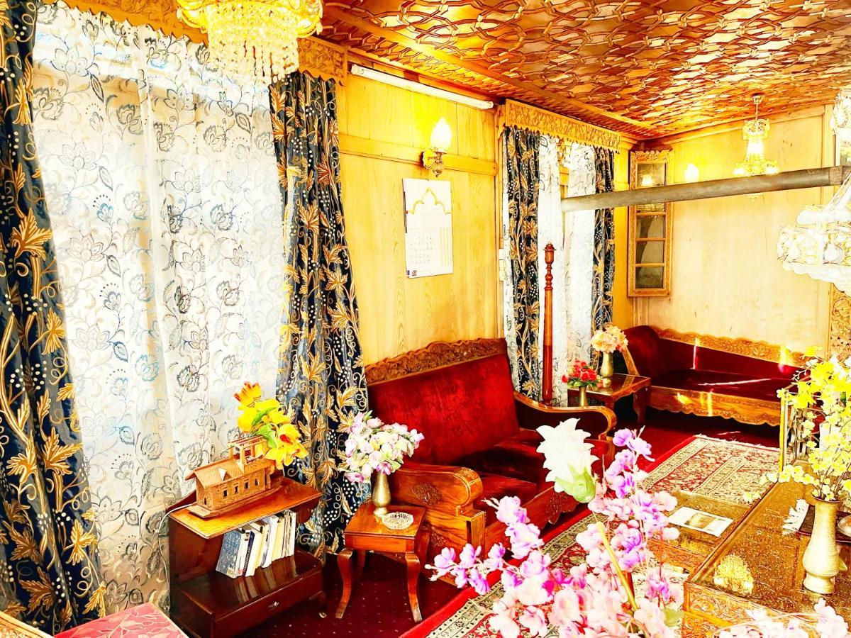 Lake Victoria Houseboats Srīnagar Exterior foto